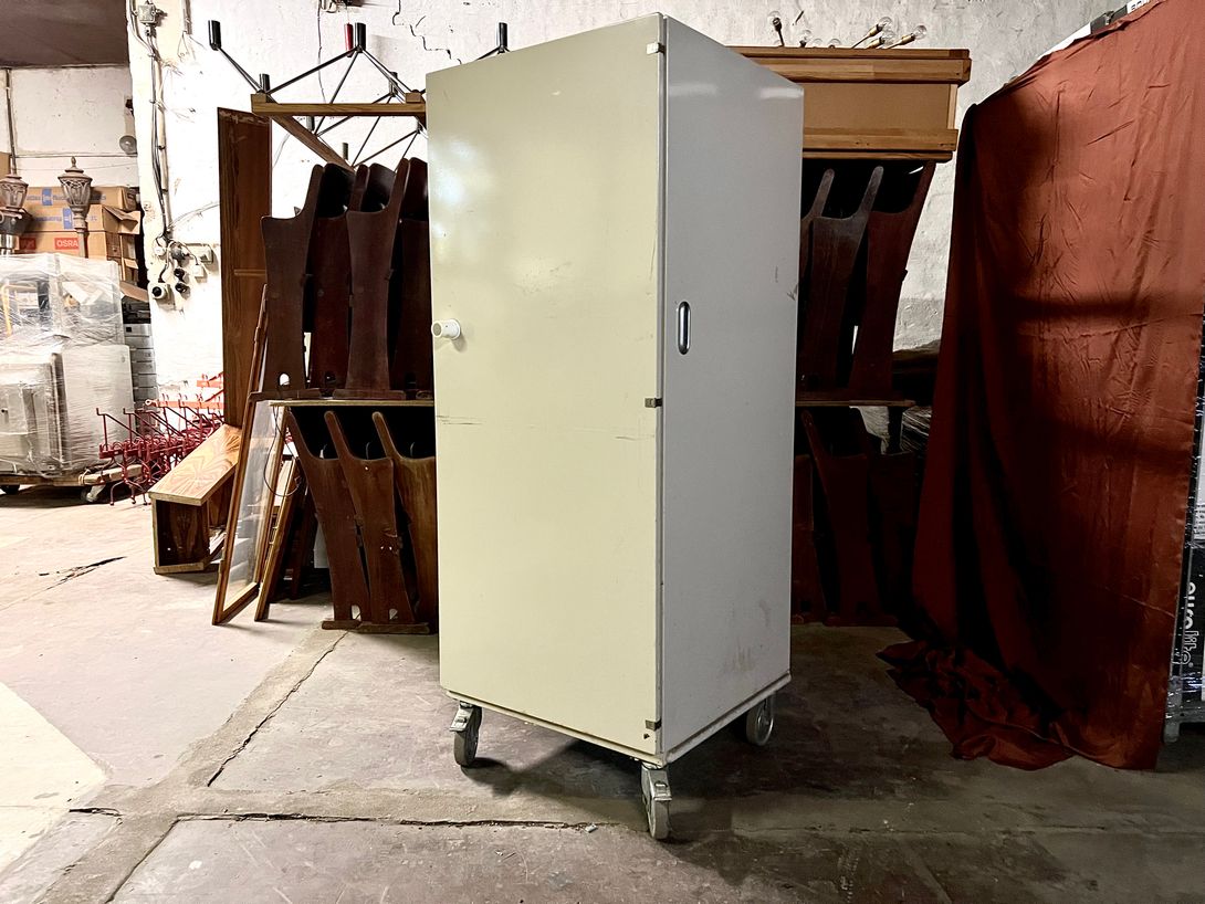 Foto Medical Shelve Cabinet Berlin 1965 h170