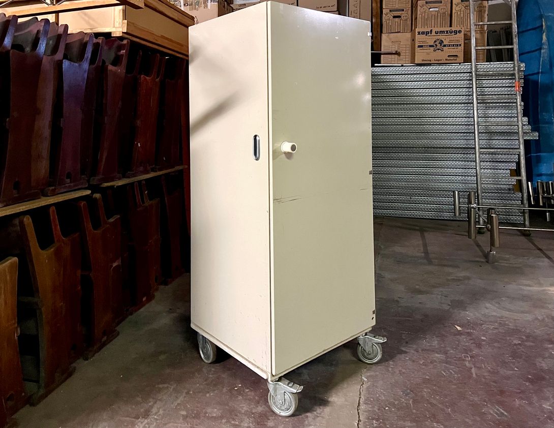 Foto Medical Shelve Cabinet Berlin 1965 h170