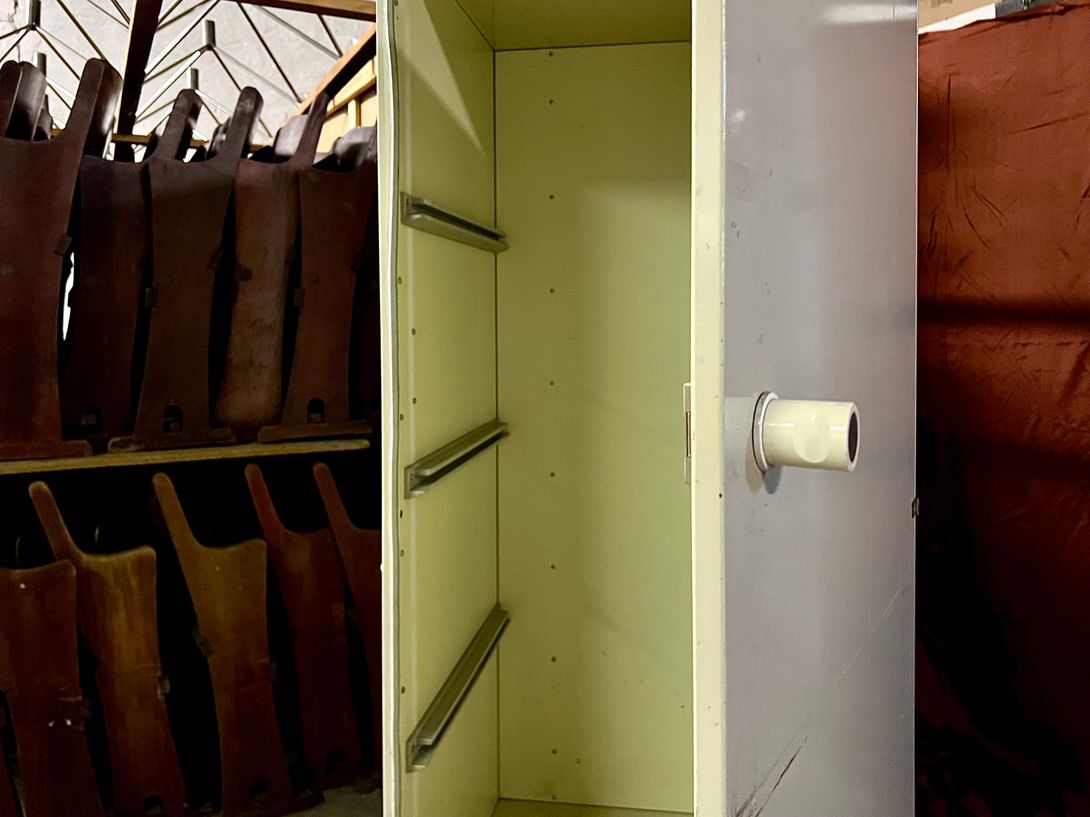 Foto Medical Shelve Cabinet Berlin 1965 h170