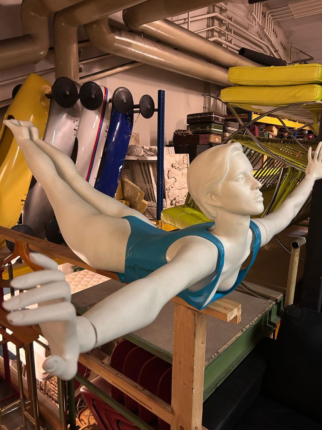 Foto Large Figure of a Graceful Athlete